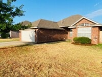 Building Photo - Freshly remodeled, 4 bed, 2 bath house in Mustang