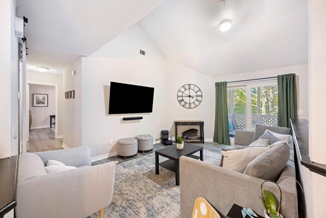 Building Photo - 340 Sandpiper Dr