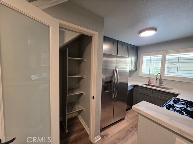Building Photo - 5525 Canoga Ave