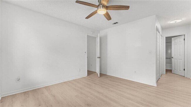 Building Photo - 216 Goshen Ln
