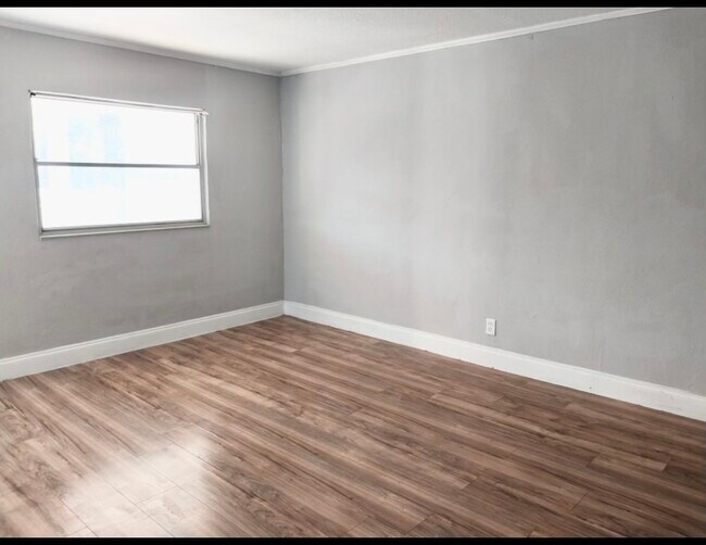 Building Photo - 553597 US-1