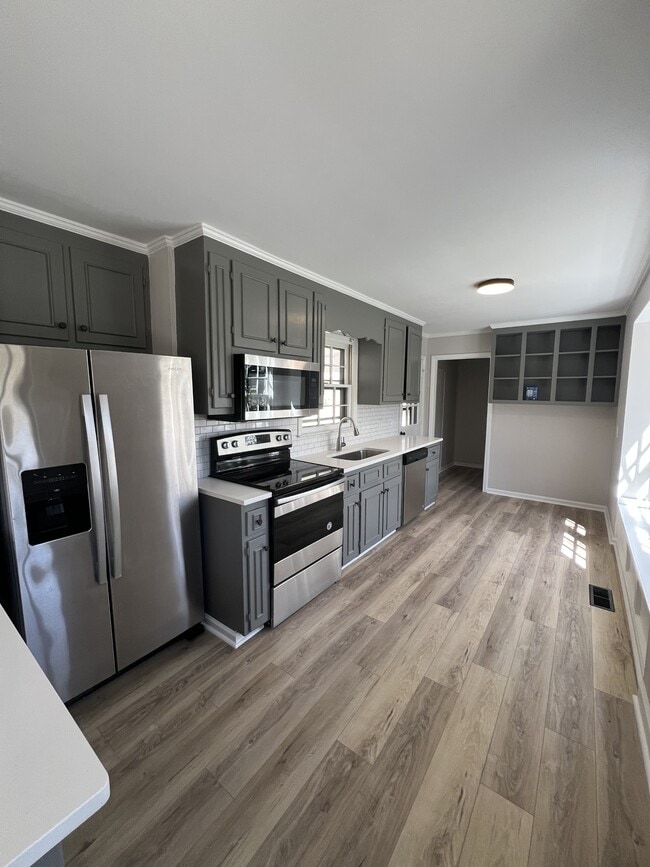 Building Photo - 1051 Crooked Creek Rd