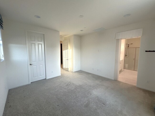 Building Photo - PADDOCK AVE CHINO 91708 (4 BED / 3 BATH)