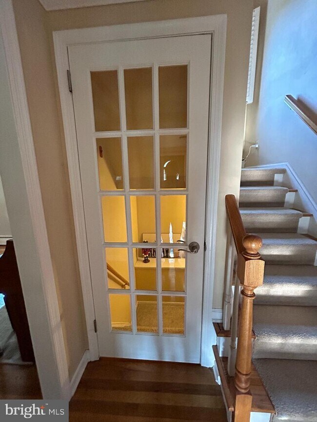 Building Photo - 5 Cedar Woods Dr