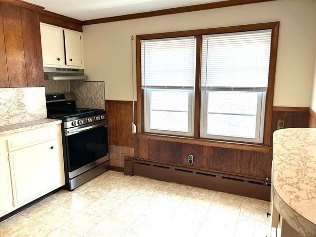 Building Photo - 481 Ocean Ave