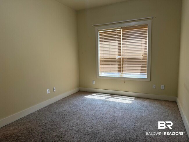 Building Photo - 501 Cotton Creek Dr