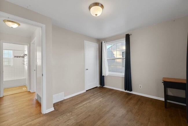 Building Photo - 5707 N Lindeke St