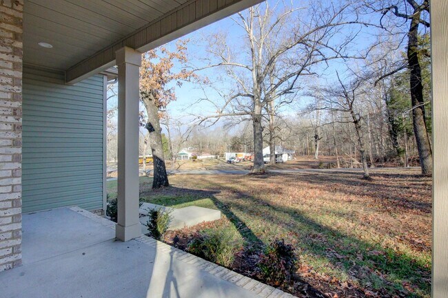 Building Photo - 2086 Ussery Rd S