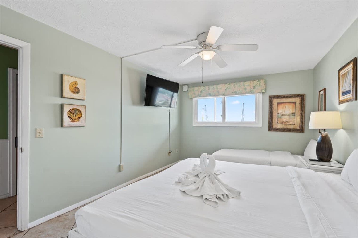 Building Photo - 8743 Thomas Dr