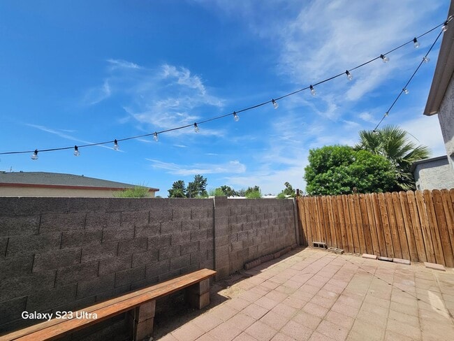 Building Photo - FREE RENT  INTERESTED??  Welcome nearly new, updated single-level patio home