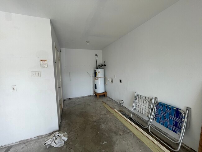 Building Photo - 15413 Palmira Ave