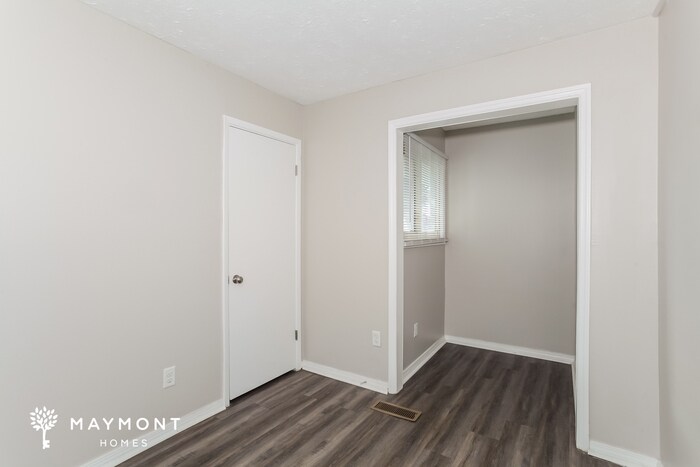 Building Photo - 10883 Newmarket Dr