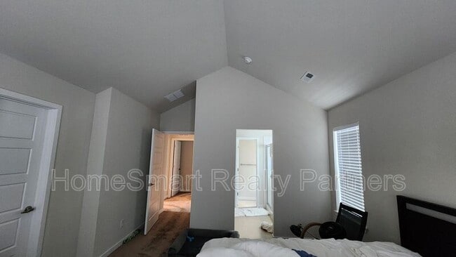 Building Photo - 340 Fox Ln