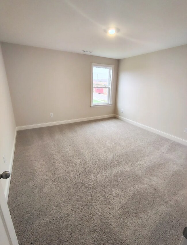 Building Photo - 7906 Pine St