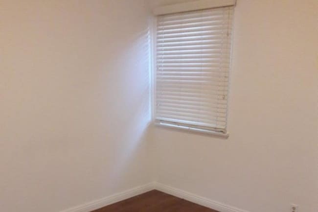 Bedroom 2 Window/ Blinds - 512 N Lucia Ave