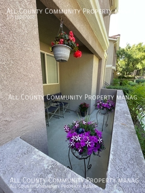 Building Photo - Remodeled 2 Bed, 2 Bath Condo in Murrieta!