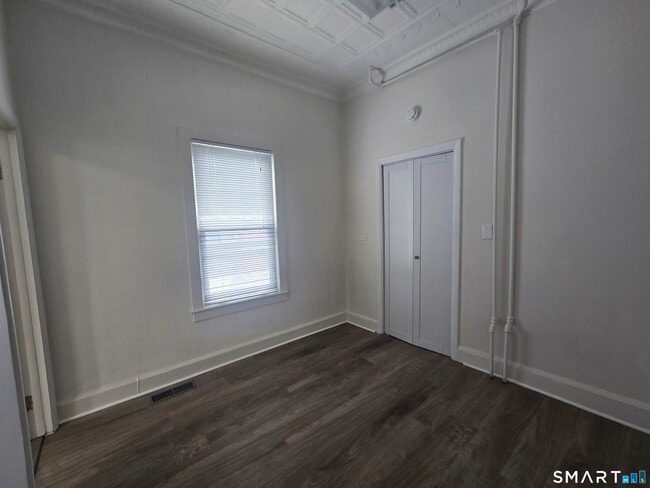 Building Photo - 49 Woodside St