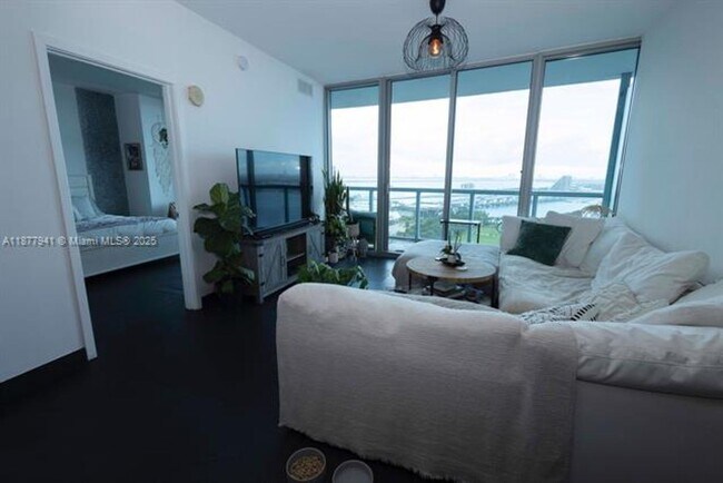 Building Photo - 888 Biscayne Blvd