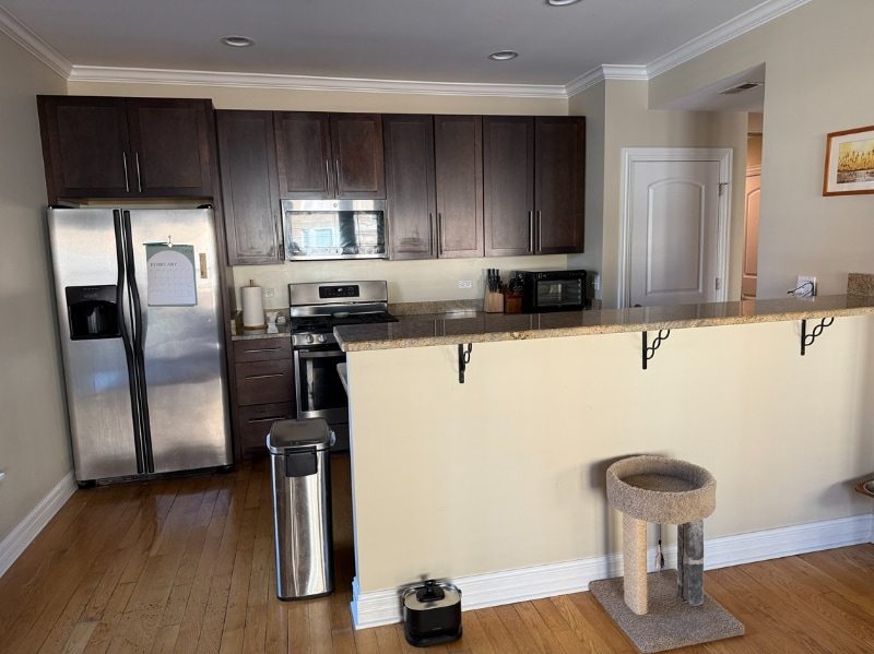 Building Photo - 1215 W Sunnyside Ave