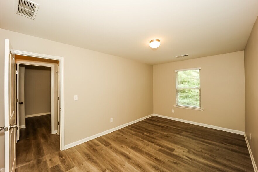 Building Photo - 47 Trotter Ct