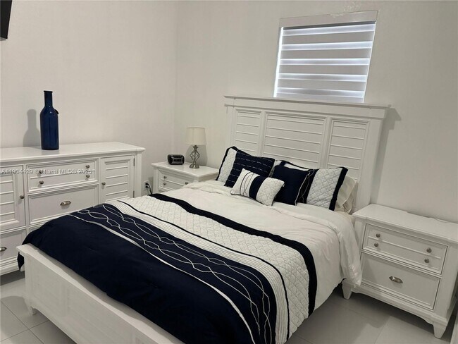 Building Photo - 30806 SW 192nd Ave