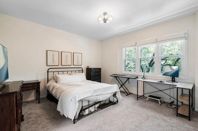 Building Photo - 1781 W Altgeld St