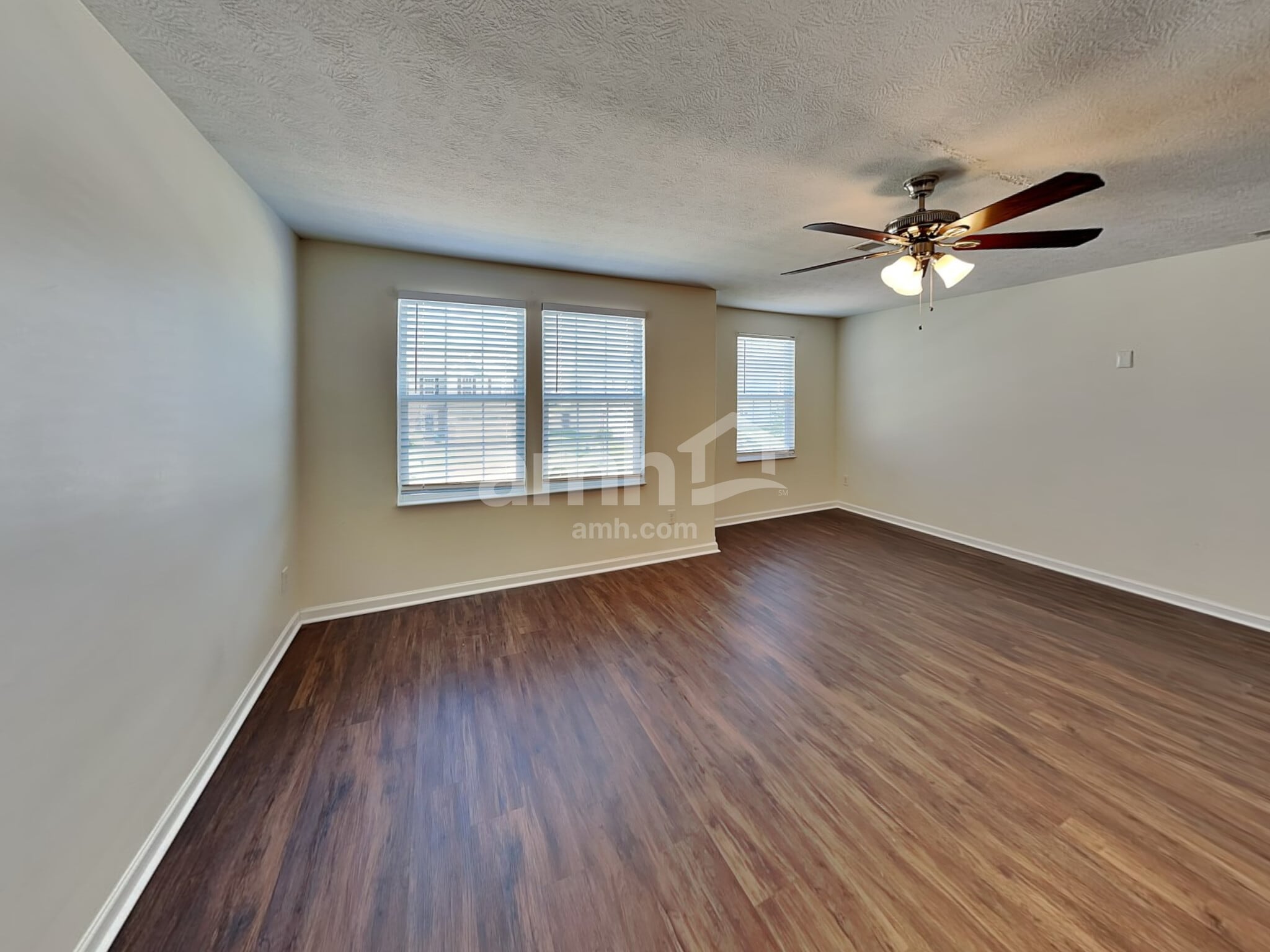 Building Photo - 524 Corbel Dr