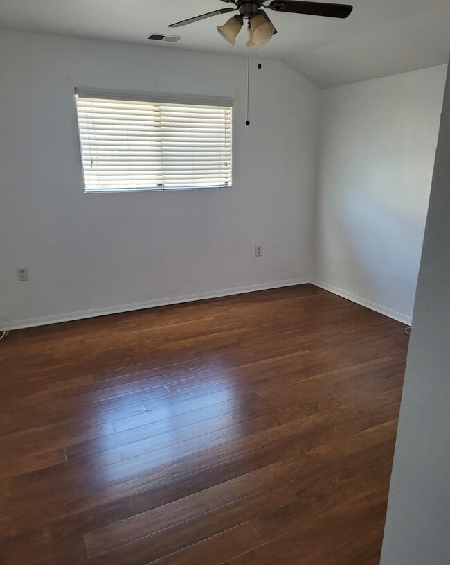 Building Photo - 309 Sea Vale St