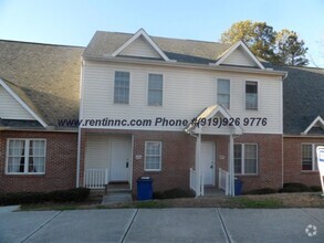 Building Photo - 2 Bed 2.5 Bath Townhouse in N. Raleigh nea...