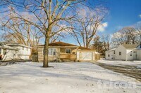 Building Photo - 25 N Iowa Ave