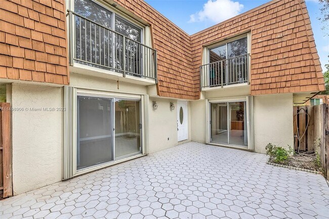 Building Photo - 9100 SW 22nd Ct