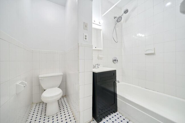 Building Photo - 1 bedroom in NEW YORK NY 10018