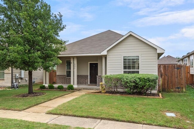 Building Photo - 604 Palmilla St