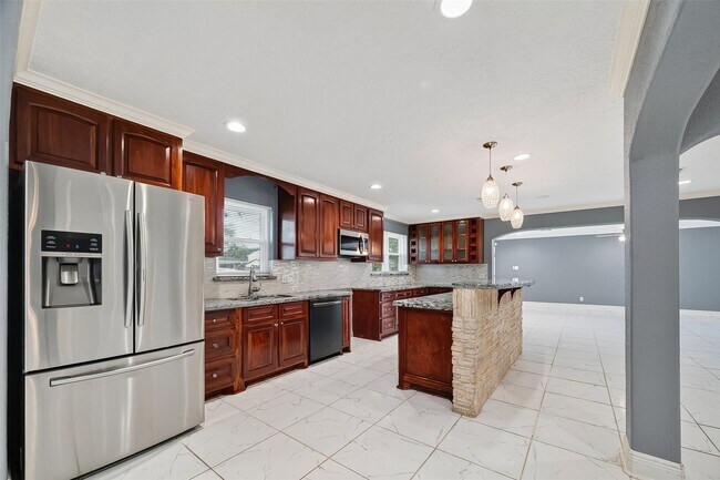 Building Photo - 4901 Burning Tree Dr