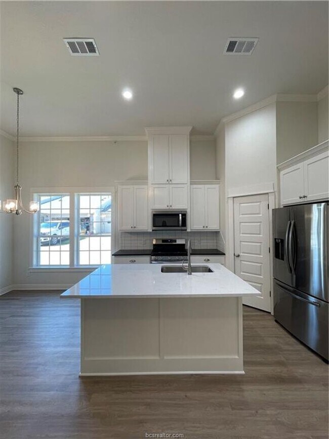 Building Photo - Brand New Townhome for Lease Available 12/18/2025