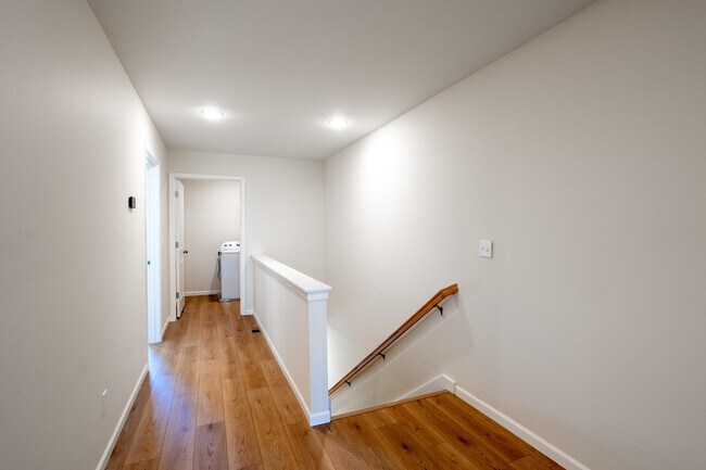 Building Photo - 5205 Silver Mill Dr