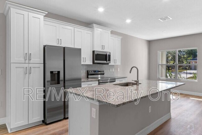 Building Photo - 887 E Weldon Ct