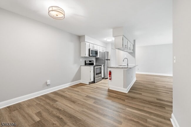 Building Photo - 111 Aimwick Ct