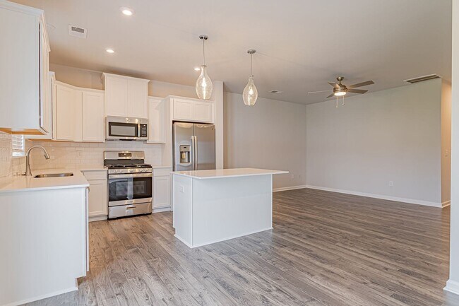 Building Photo - 231 Santorini Wy