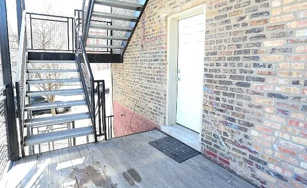 Building Photo - 2835 N Damen Ave