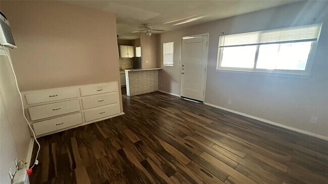 Building Photo - 811 Colquitt St