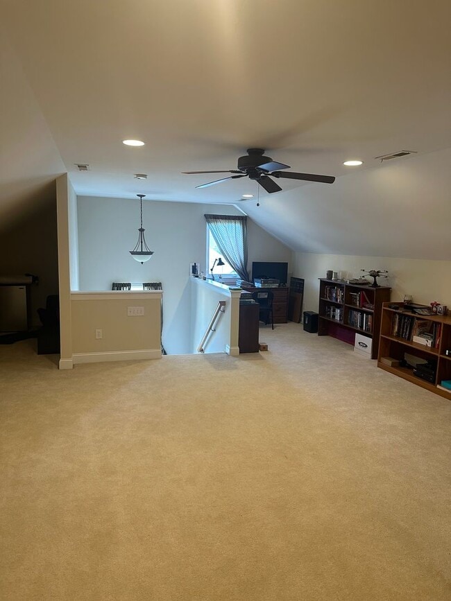 Building Photo - Prime Location, Five Forks! Lease only