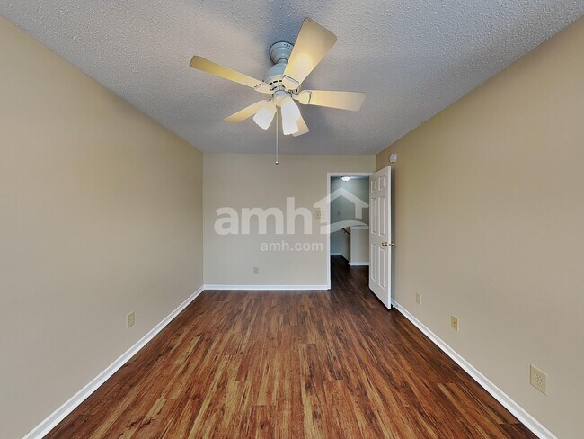 Building Photo - 5537 Floating Leaf Dr