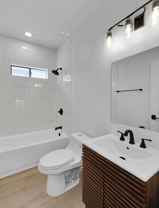 Building Photo - Newly remodeled 4BD 2BA home in Waco