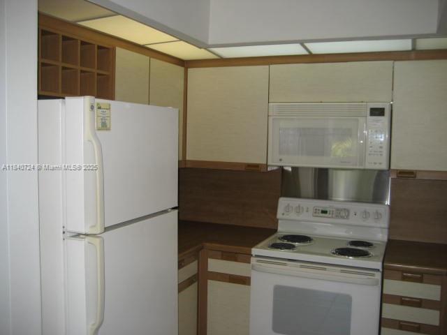 Building Photo - 8830 SW 123rd Ct