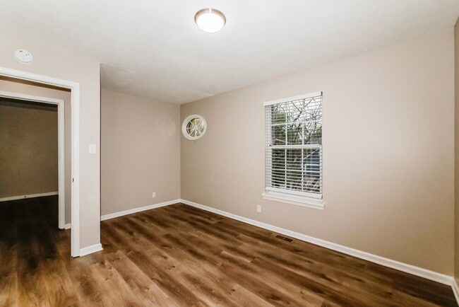 Building Photo - 7735 Bayridge Dr