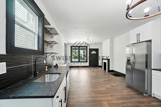 Building Photo - 889 E Livingston Ave