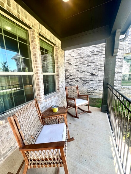 Building Photo - 2712 Big Bend Mews