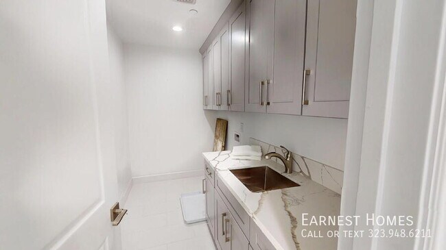 Building Photo - 8486 Camelia Ct