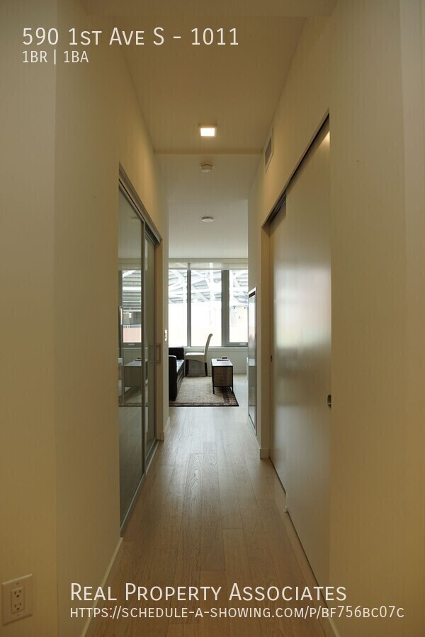 Building Photo - Modern One Bedroom Condo with a View of Qu...